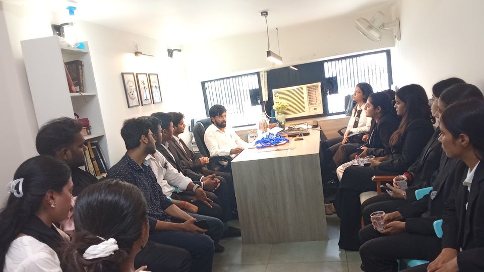 Briefing session with participants ahead of the competition